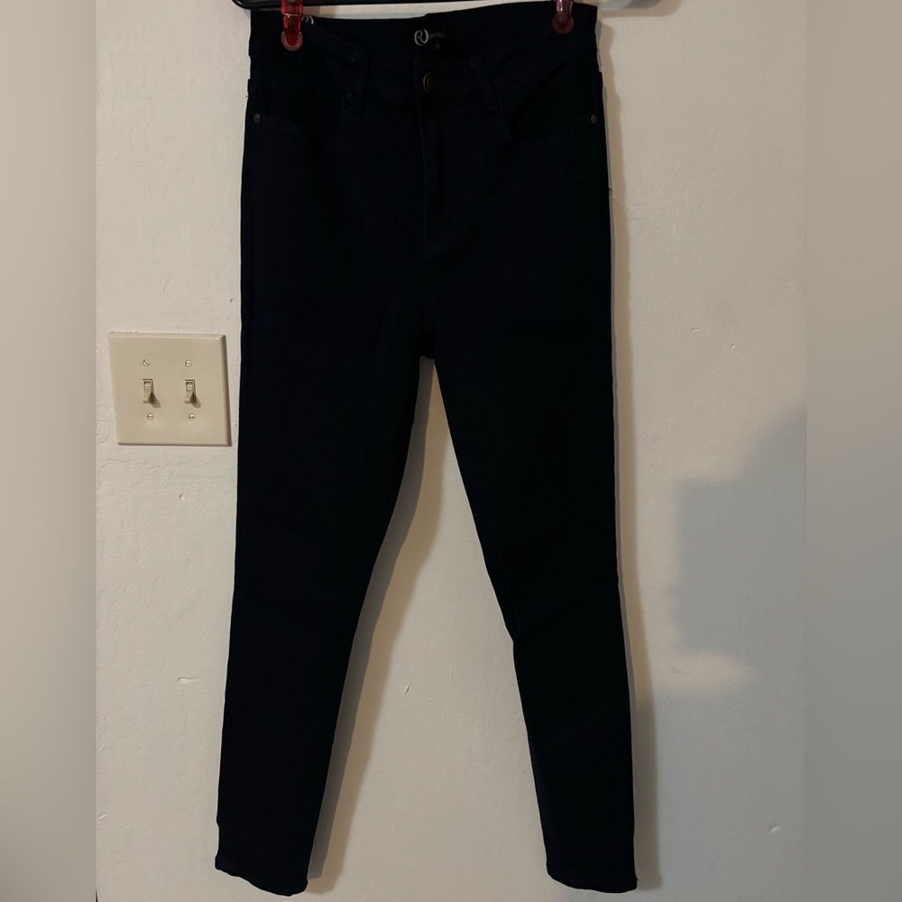 Sleek Black Skinny Jeans for Women